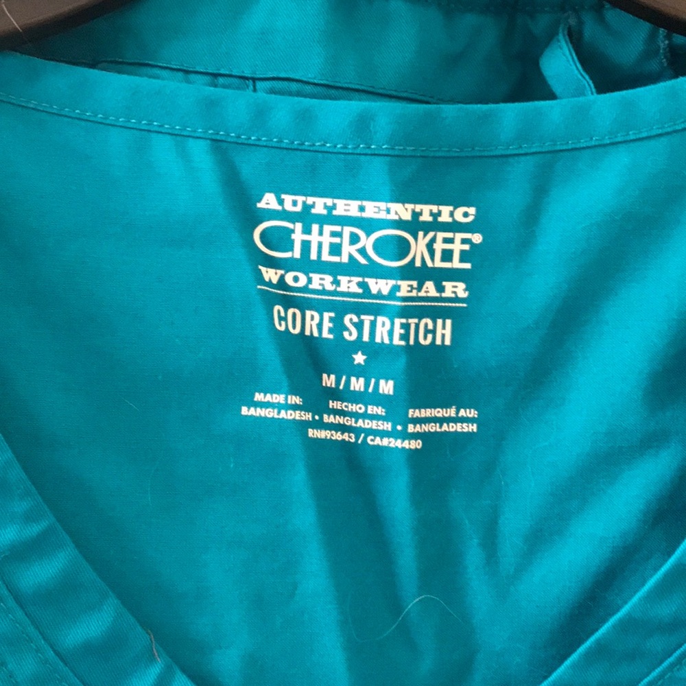 Scrub set - Picture 2 of 4